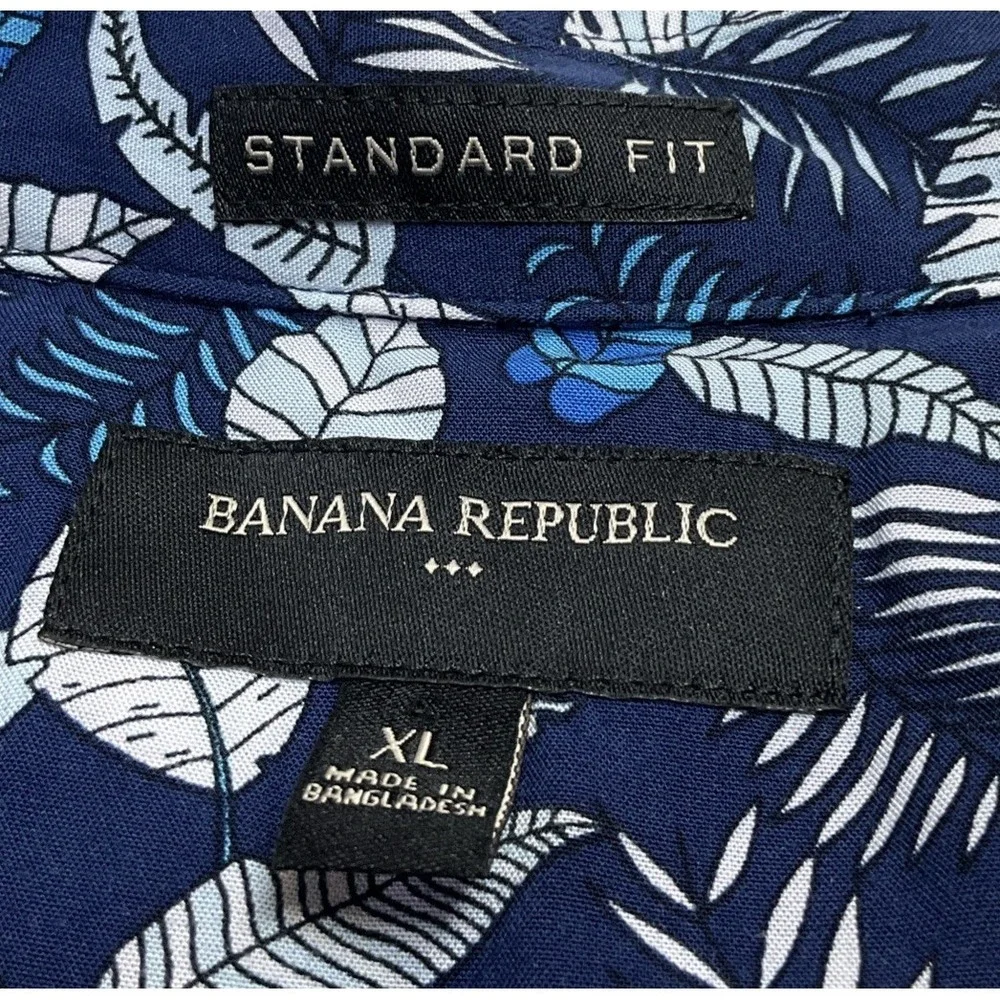 Banana Republic Men's Blue Full Button Up Short Sleeve Shirt Size XL